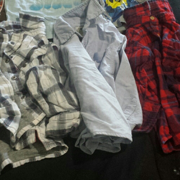 16 button ups, hoodie, vest and tshirt bundle - Picture 3 of 4