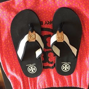Tory Burch "Ray" black/white flip flops