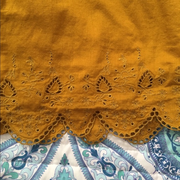 Gorgeous Mustard J.Crew Lace Tank - Picture 3 of 4