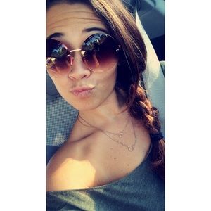 Meet your Posher, Megan