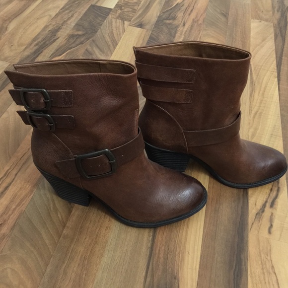Lucky boots!! Size 9