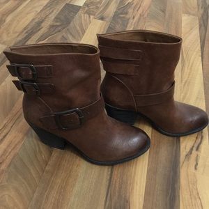 Lucky boots!! Size 9