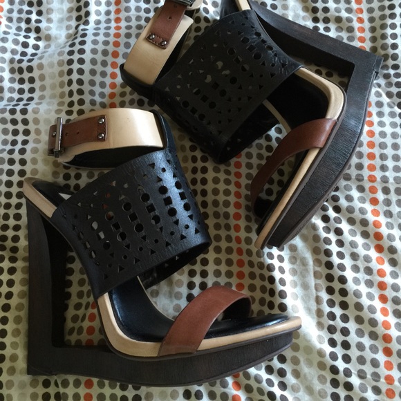 BCBG PLATFORM WEDGES