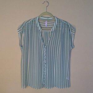 Capped Sleeved Sheer Top