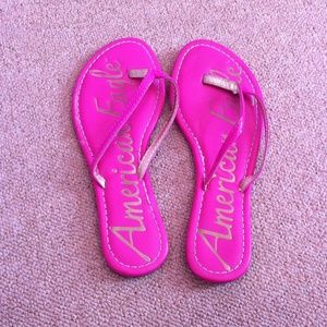 American Eagle flip flops