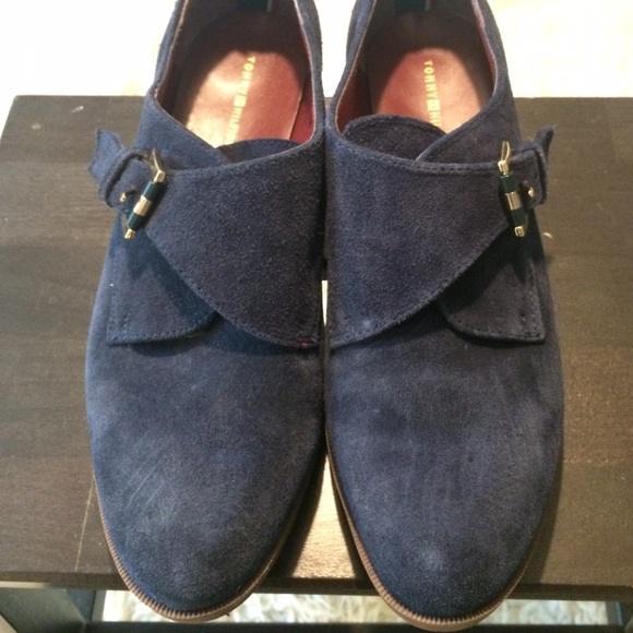Tommy Hilfiger navy blue buckle oxfords, size 9.5!