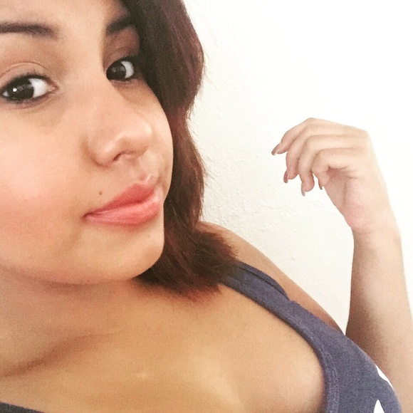 Meet your Posher, Andrea