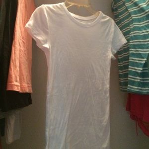 Basic white short sleeve shirt