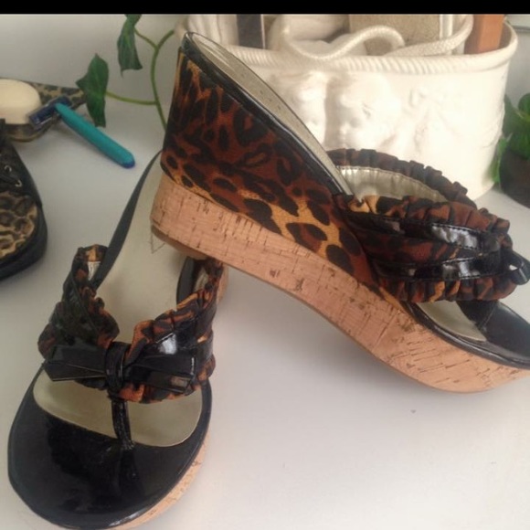 Wedged shoe