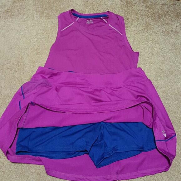 Workout wear - Picture 2 of 3