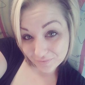 Meet your Posher, Maegan