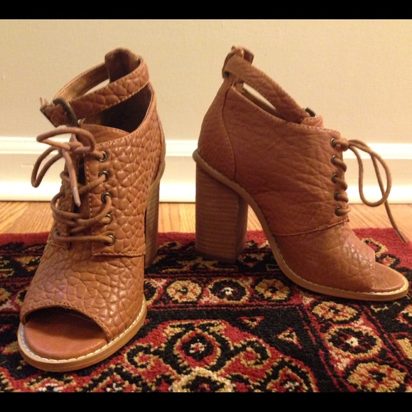 Anthropologie Shoes - Kelsi Dagger open toe booties