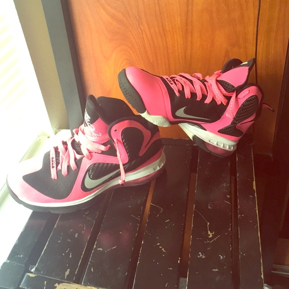 NIKE LEBRON 9 GS ‘LASER PINK’