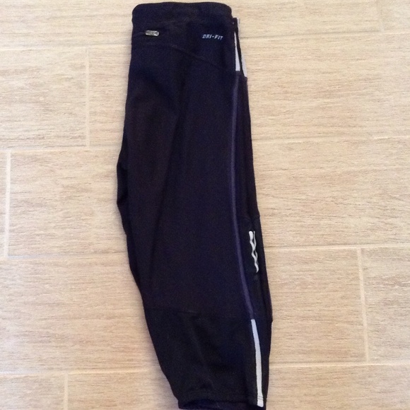 Nike running capris. Size small - Picture 2 of 3