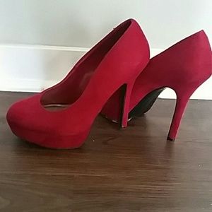 Red Pumps