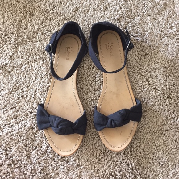 Zara Black Knotted Flat Sandals