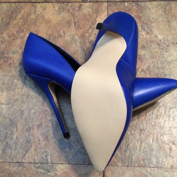 Steve Madden "Darrt" blue shoes - Picture 3 of 3