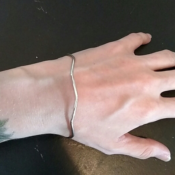 Silver Bangle - Picture 1 of 1