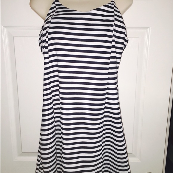 ‼️SOLD‼️Olive & Oak Dress Size Small - Picture 4 of 4