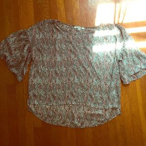 🚫SOLD 🚫Bell Sleeve Feather Top