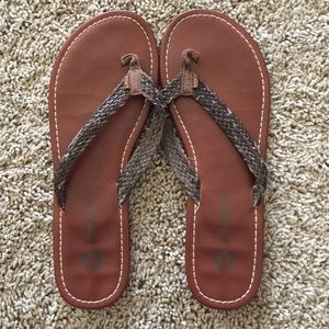 Like NEW • Roxy Braided Leather Flip Flop