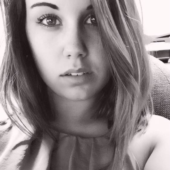 Meet your Posher, Amber - Picture 1 of 1