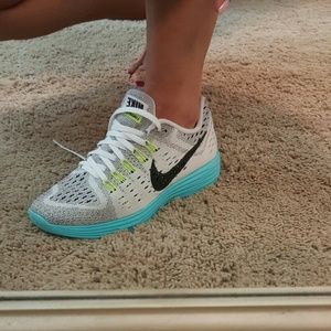 Nike LUNAR TEMPO Shoes