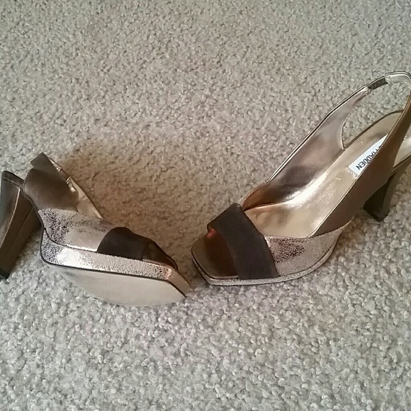 Steve Madden gold and brown sling back pumps