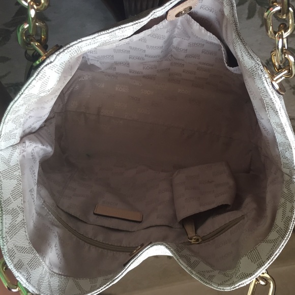 White Michael Kors purse! - Picture 3 of 4
