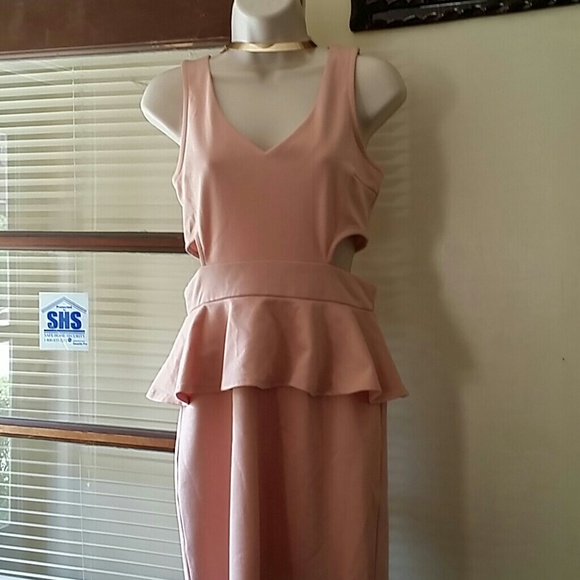 Dresses & Skirts - Pink Charlotte Ruse Dress (M)