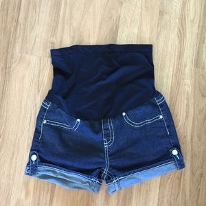 Maternity shorts