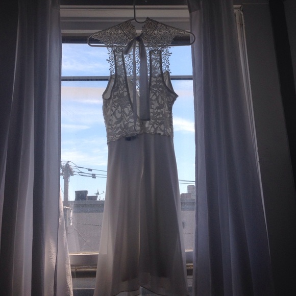 Selling - Picture 2 of 4