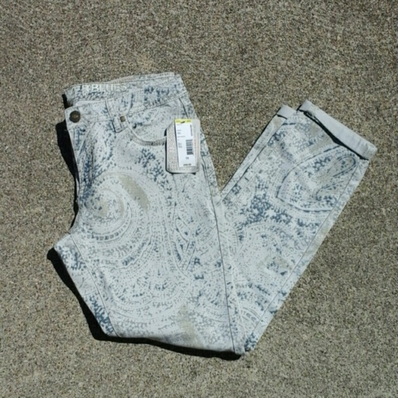 NWT Patterned Canyon  River Blues Skinny Jeans