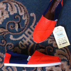 TOMS Syracuse University Slip-on Shoes