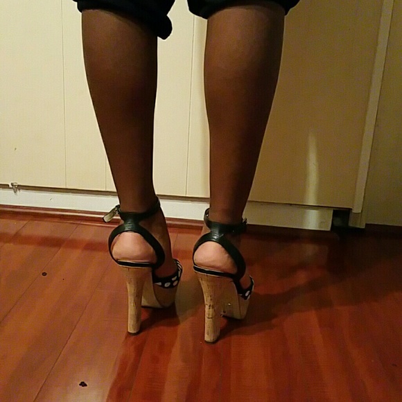 Polka dot showstopper heels - Picture 3 of 4