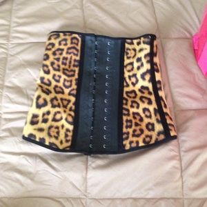 Leopard waist trainer