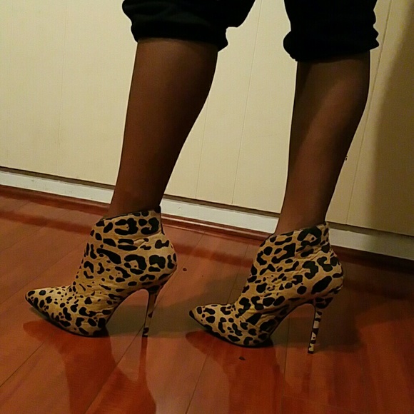 Cheetah color Steve Madden shoes - Picture 4 of 4