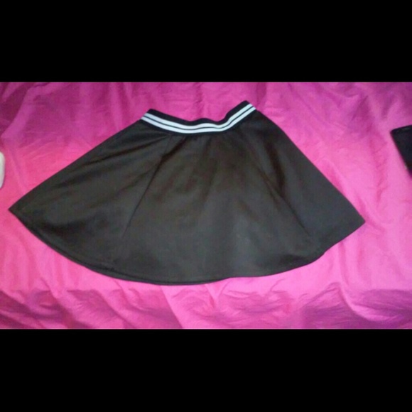 Skirt - Picture 2 of 2