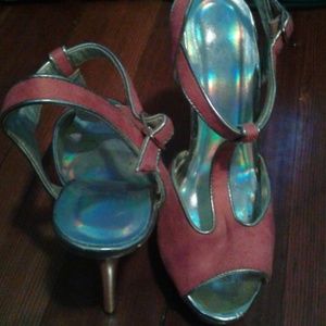 Peach & Gold heels