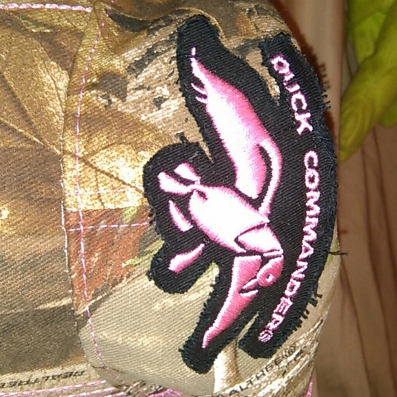 Pink camo hat - Picture 2 of 3
