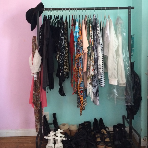 Meet your Posher, Shelli - Picture 2 of 2