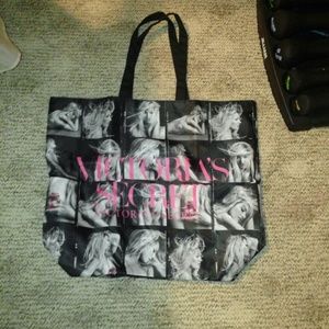 Vs tote.Nwot