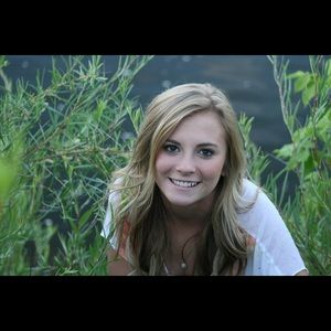 Meet your Posher, Brooke