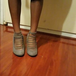 Grey heel design shoes