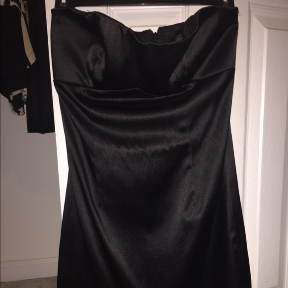 Black, strapless dress