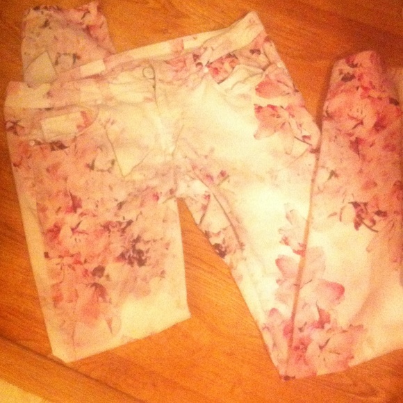 Aeropostal Pants Size Four - Picture 1 of 1