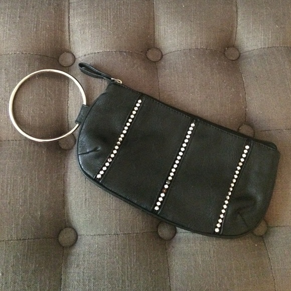 Black clutch