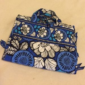 Vera Bradley hanging travel organizer