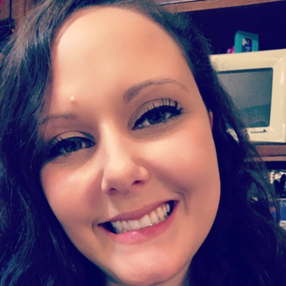 Happy Poshing! 💋 Check back for more stuff!