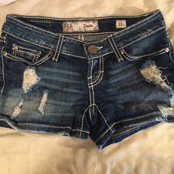 BKE Distressed Shorts!!